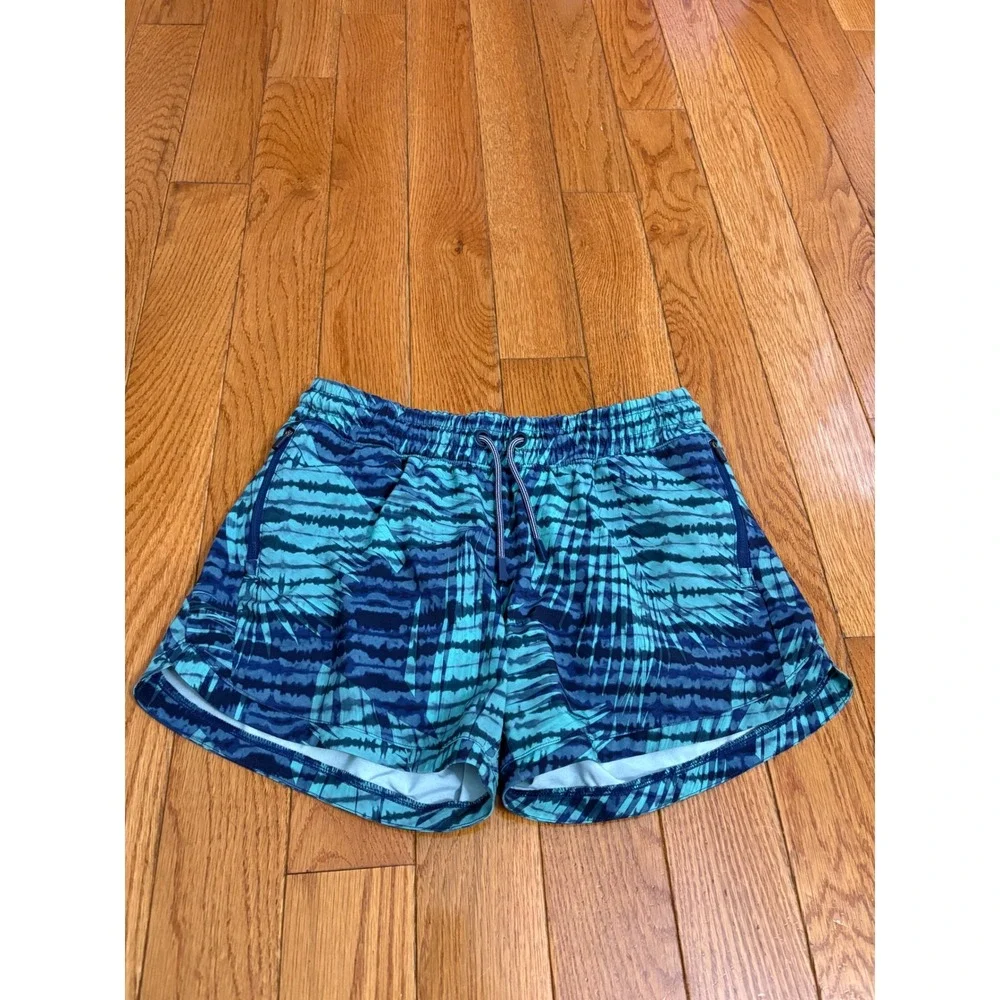 Athleta Girl Tie Dye Blue Teal Athletic Shorts XXL 16 Zipper Pockets Dolphin Hem